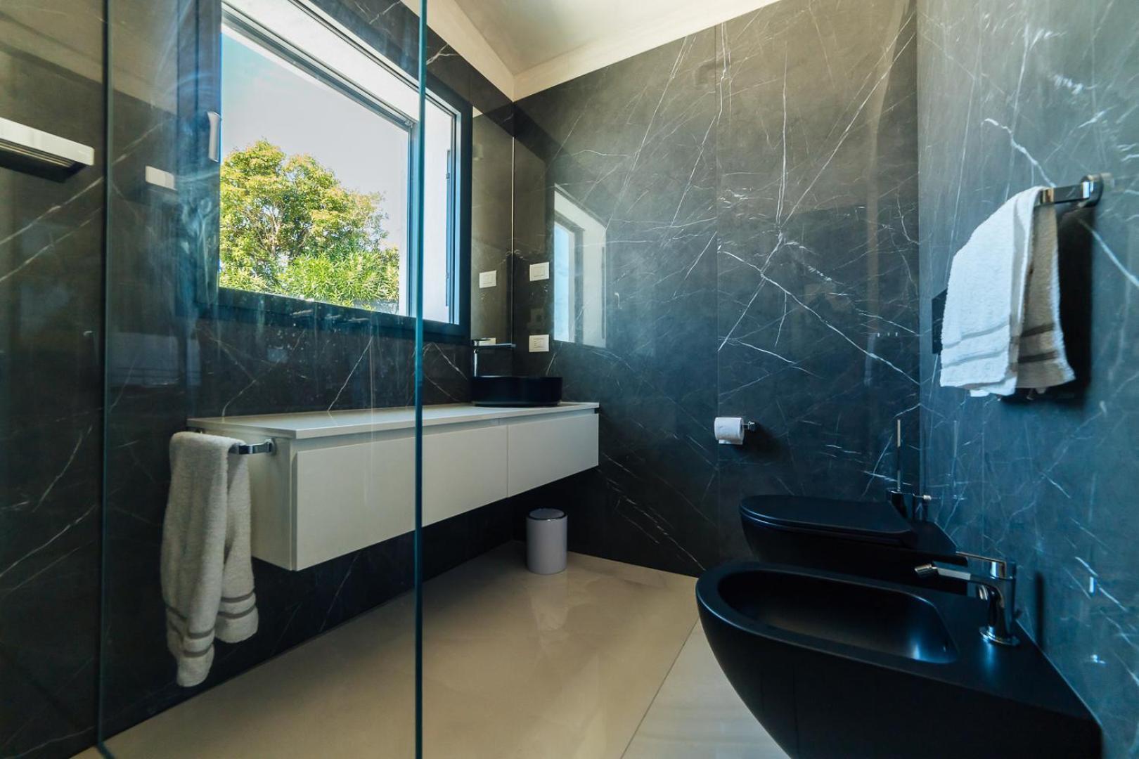 Villa Sabrina Riviera Dei Fiori A Picco Sul Mare Con Piscina Privata ,Wellness & Spa Imperia Exterior foto